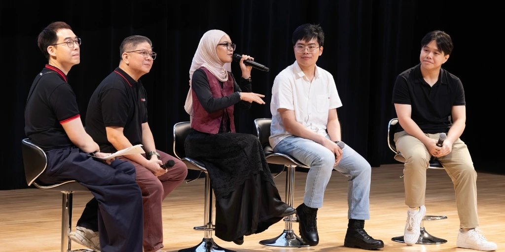 EAE Advantage Talk with SP lecturer student and alumni