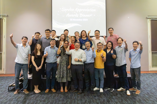 SP staff receiving award