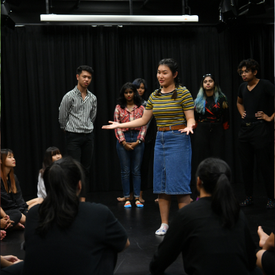 Student briefing the rest