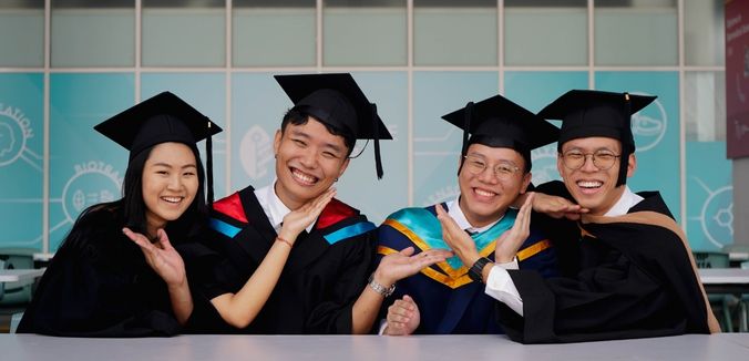 SP-ALUMNI-UNI-GRADUATES